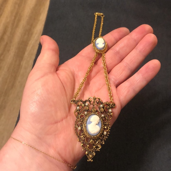 Vintage Jewelry - Double cameo Victorian revival vintage gold tone necklace